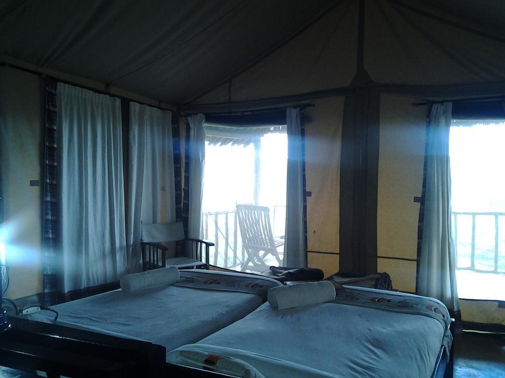 Maili Saba Camp Villa Nakuru Room photo